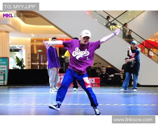 成都街舞队的进攻策略分析与失误反思探讨