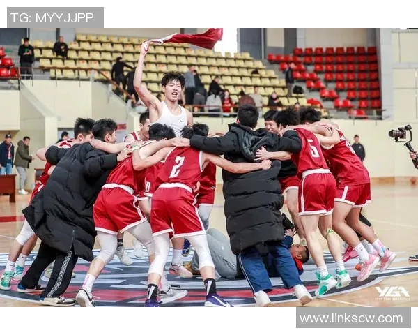 重庆篮球队在全国比赛经验排行榜中荣登第六名引发广泛关注与讨论 重庆篮球队在全国比赛经验排行榜中荣登第六名引发广泛关注与讨论