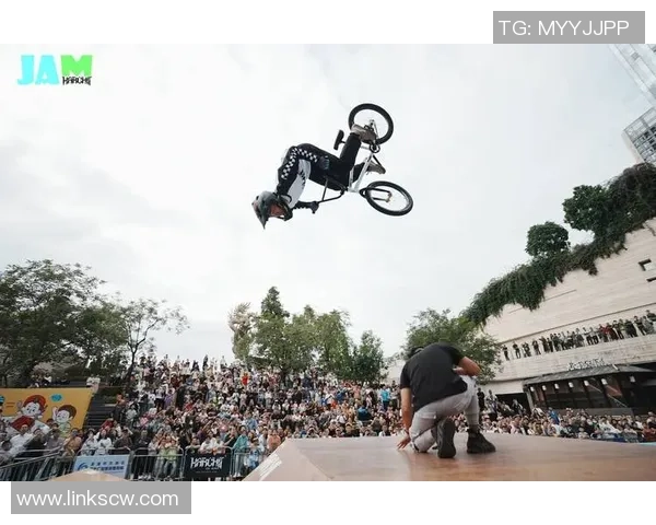 西安街舞队在极限运动嘉年华中的精彩表现与成长历程揭秘